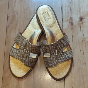 NWOT Naturalizer Fame 2 Slide Sandals